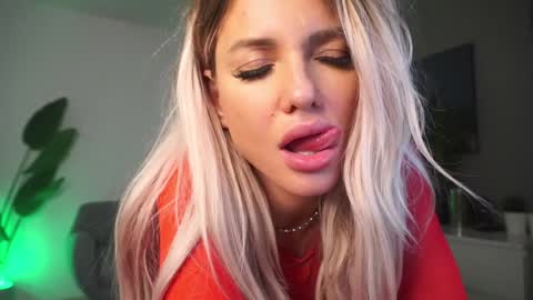 annita online show from December 2024 01:31:02 AM