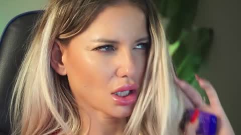 annita online show from December 2024 10:25:01 PM