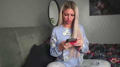 annita online show from February 2026 06:18:01 PM