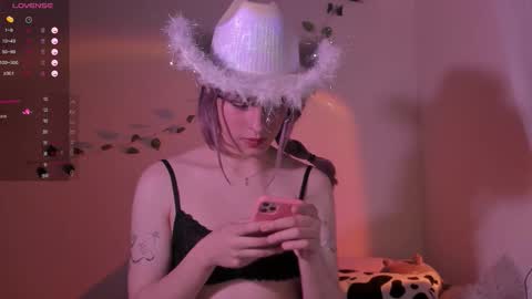 Angel Fiore online show from October 2025 01:42:02 AM