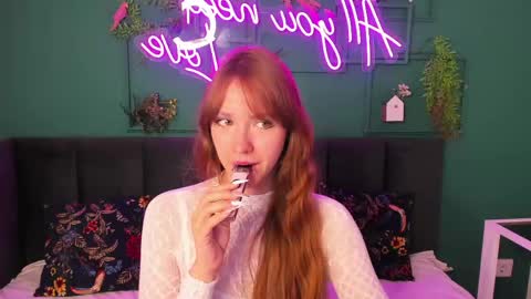Snapshot of angelfleur chatting on May 2026 01:33:01 AM Angela online show from May 2026 01:33:01 AM