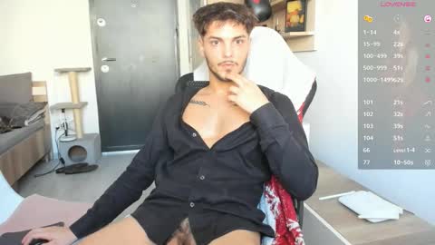 Frankie  online show from October 2025 01:02:02 PM