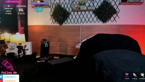 Snapshot of angelgraham_ chatting on October 2025 06:52:02 PM Angel online show from October 2025 06:52:02 PM