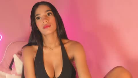 Carolina online show from December 2024 01:04:02 AM