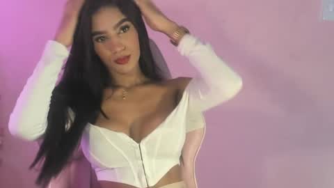 Carolina online show from February 2025 01:02:01 AM