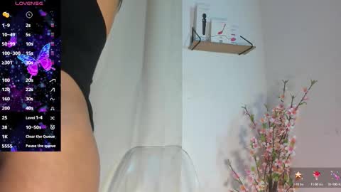 Carolina online show from September 2025 12:43:01 AM