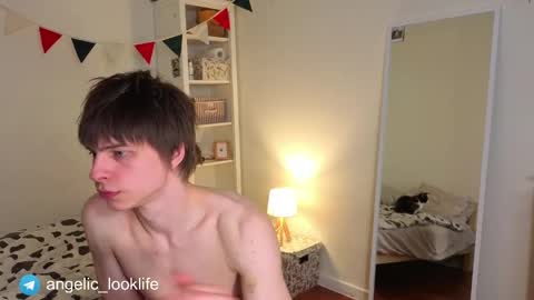 Snapshot of angelic_look chatting on April 2026 05:04:02 PM Daniel online show from April 2026 05:04:02 PM