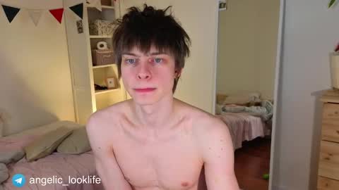 Snapshot of angelic_look chatting on May 2026 07:52:01 PM Daniel online show from May 2026 07:52:01 PM