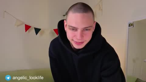 Snapshot of angelic_look chatting on May 2026 03:14:02 AM Daniel online show from May 2026 03:14:02 AM