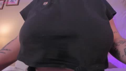 Snapshot of angelica_cross chatting on April 2026 08:23:01 PM Angelica Cross online show from April 2026 08:23:01 PM