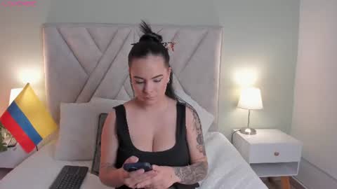 Snapshot of angelica_cross chatting on June 2026 08:14:01 PM Angelica Cross online show from June 2026 08:14:01 PM