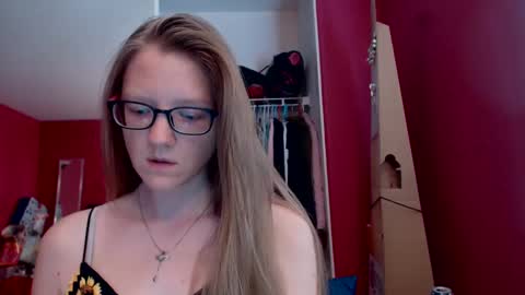 Snapshot of angelicangel3 chatting on September 2025 05:07:01 PM AngelicAngel online show from September 2025 05:07:01 PM