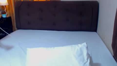 MS. AMALIA online show from November 2025 06:14:01 AM