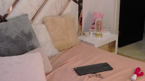 angeliepastori online show from February 2025 06:38:01 PM
