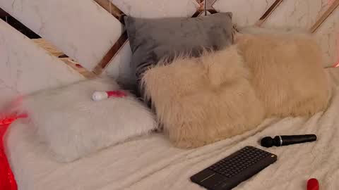 angeliepastori online show from February 2025 06:37:01 PM