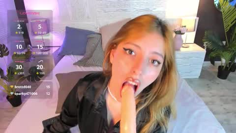 Angelique online show from October 2025 08:30:02 PM