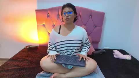 Snapshot of angelik_fooxxx chatting on March 2026 01:00:01 AM Angelik online show from March 2026 01:00:01 AM