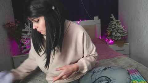 Snapshot of angelika_rouge chatting on January 2025 03:55:02 PM Angelika Rouge online show from January 2025 03:55:02 PM