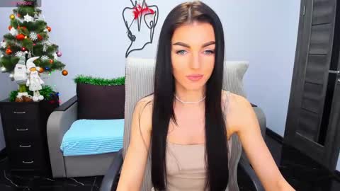 Snapshot of angelina_clark chatting on December 2024 12:45:02 PM Angelina online show from December 2024 12:45:02 PM