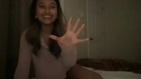 angelina_hall online show from October 2025 04:44:01 AM
