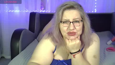 Snapshot of angelinaglam chatting on October 2025 08:59:02 AM AngelinaGlam online show from October 2025 08:59:02 AM