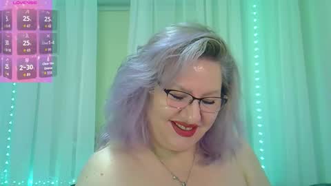 Snapshot of angelinaglam chatting on October 2025 06:15:01 PM AngelinaGlam online show from October 2025 06:15:01 PM