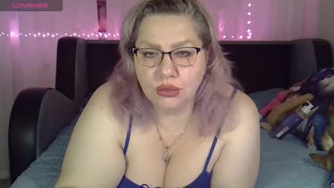 Snapshot of angelinaglam chatting on October 2025 05:08:02 PM AngelinaGlam online show from October 2025 05:08:02 PM