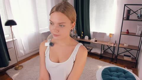 Alice WOW online show from April 2026 08:07:01 AM