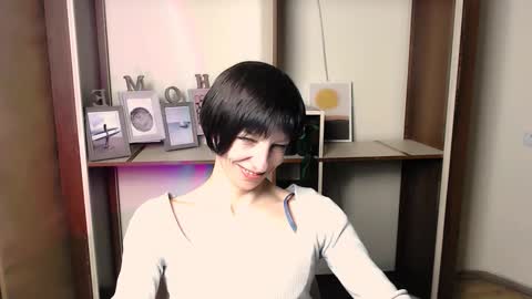 Angelina online show from November 2025 07:52:01 AM