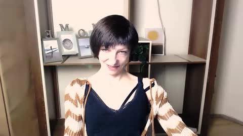 Angelina online show from November 2025 08:22:02 AM