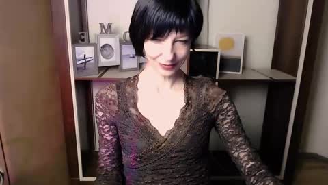 Angelina online show from December 2025 07:59:01 AM