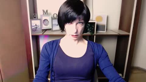 Angelina online show from December 2025 08:01:02 AM