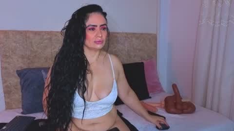 Snapshot of angelinarouse_ chatting on June 2026 03:37:02 AM angelinarouse_ online show from June 2026 03:37:02 AM