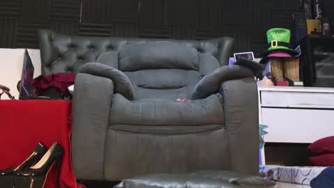 Angel online show from November 2025 05:18:02 AM