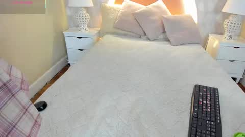 angeline online show from November 2025 12:18:01 PM