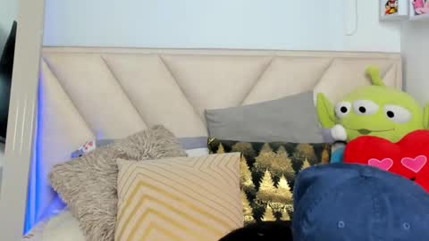 Angeline Smith  online show from December 2024 10:27:02 AM