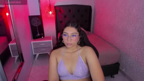 Snapshot of angelinemore chatting on February 2026 12:49:01 PM ANGELINE online show from February 2026 12:49:01 PM