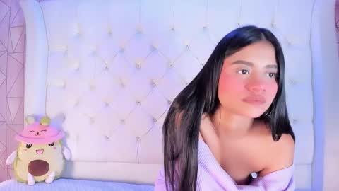 Snapshot of angeliquerouse chatting on November 2025 04:51:02 AM Angelique online show from November 2025 04:51:02 AM