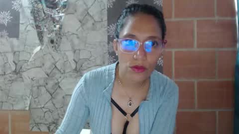 angela online show from February 2025 01:10:02 PM