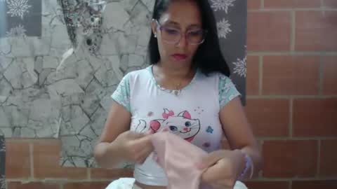 angela online show from February 2025 05:39:02 PM