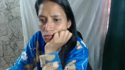 angela online show from September 2025 10:42:01 PM