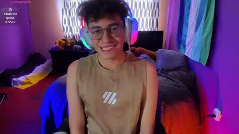 Snapshot of angelito18_twink chatting on June 2026 06:51:01 PM Angel online show from June 2026 06:51:01 PM