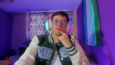 Snapshot of angelito18_twink chatting on June 2026 09:17:02 PM Angel online show from June 2026 09:17:02 PM