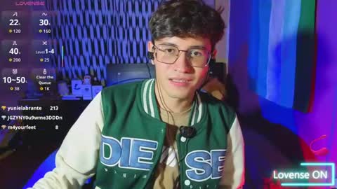 Snapshot of angelito18_twink chatting on June 2026 03:25:01 AM Angel online show from June 2026 03:25:01 AM