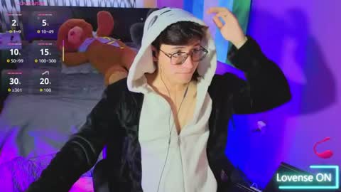Snapshot of angelito18_twink chatting on July 2026 01:52:02 PM Angel online show from July 2026 01:52:02 PM