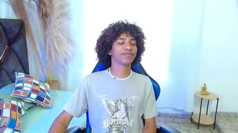 Angel online show from December 2025 08:58:01 PM