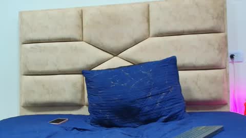 angell_cooper online show from November 2025 02:27:02 PM