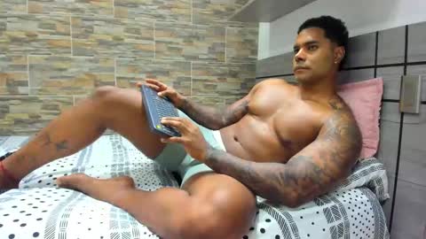 angelo_evans33 online show from September 2025 01:05:02 AM