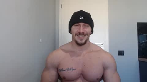  ------- SEX SHOW WITH GUYS AND GIRLS  MUSCLE SHOW online show from January 2025 01:01:01 PM