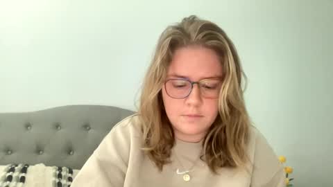 Snapshot of angeloflight273360 chatting on December 2024 05:22:01 PM Angel of Light online show from December 2024 05:22:01 PM